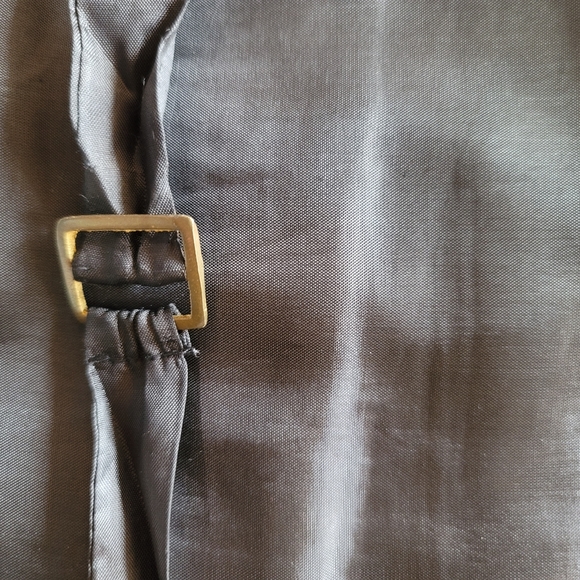 Light brown vest - Picture 9 of 11